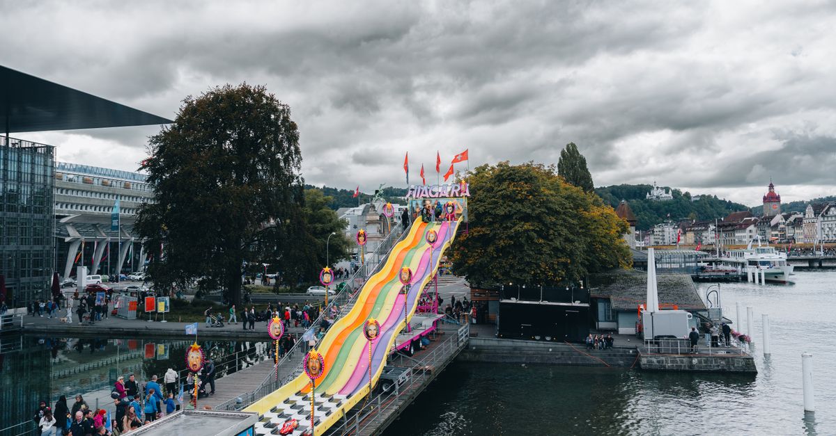 hero luzerner fasnacht 2026 guggenmusik rraebelrledi